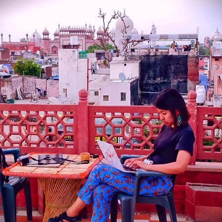 Hotel India Inn Walking Distance From Taj Mahal-- Rooftop Taj Mahal View 아그라 외부 사진
