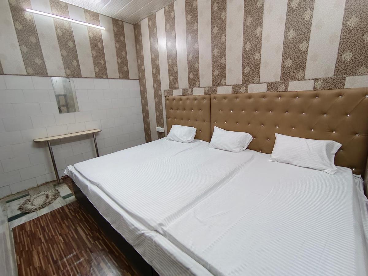 Hotel India Inn Walking Distance From Taj Mahal-- Rooftop Taj Mahal View 아그라 외부 사진