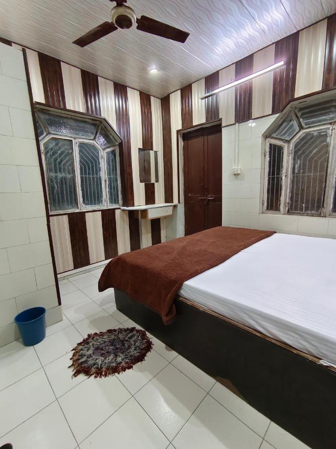 Hotel India Inn Walking Distance From Taj Mahal-- Rooftop Taj Mahal View 아그라 외부 사진