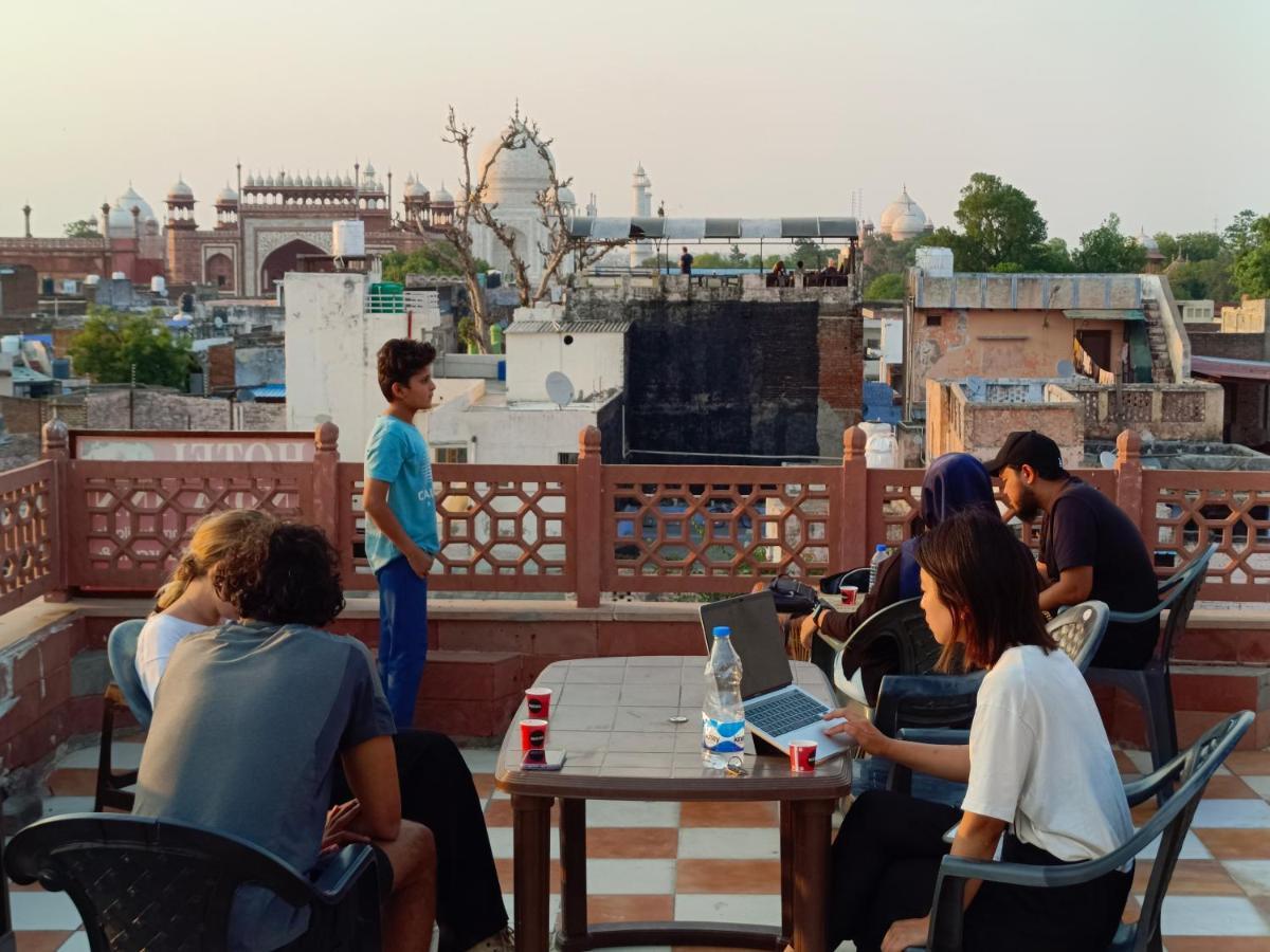 Hotel India Inn Walking Distance From Taj Mahal-- Rooftop Taj Mahal View 아그라 외부 사진