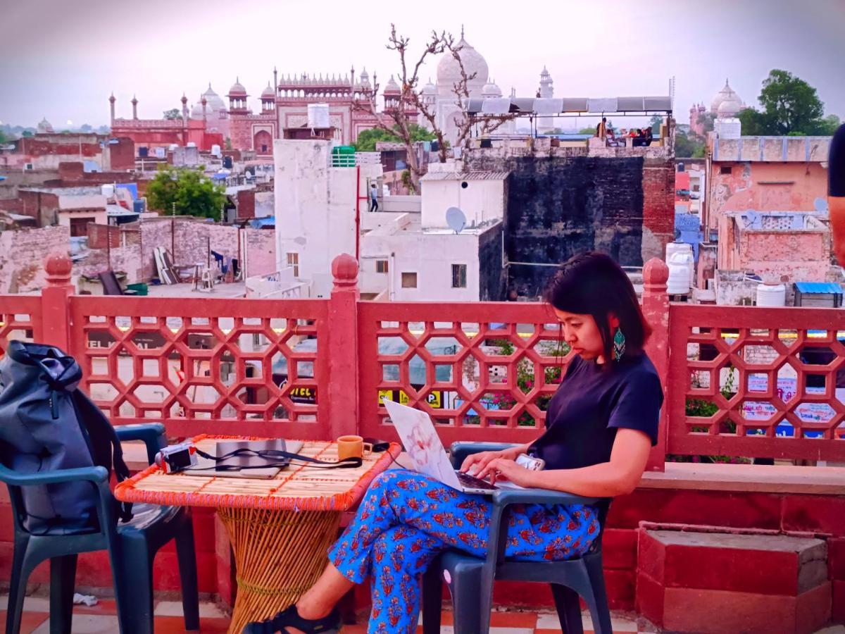 Hotel India Inn Walking Distance From Taj Mahal-- Rooftop Taj Mahal View 아그라 외부 사진