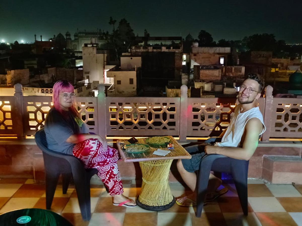 Hotel India Inn Walking Distance From Taj Mahal-- Rooftop Taj Mahal View 아그라 외부 사진