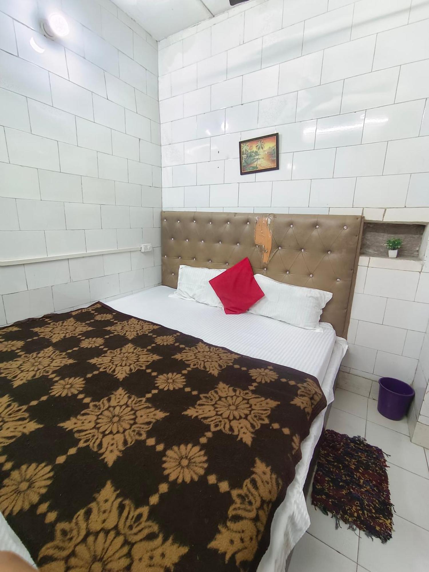 Hotel India Inn Walking Distance From Taj Mahal-- Rooftop Taj Mahal View 아그라 외부 사진
