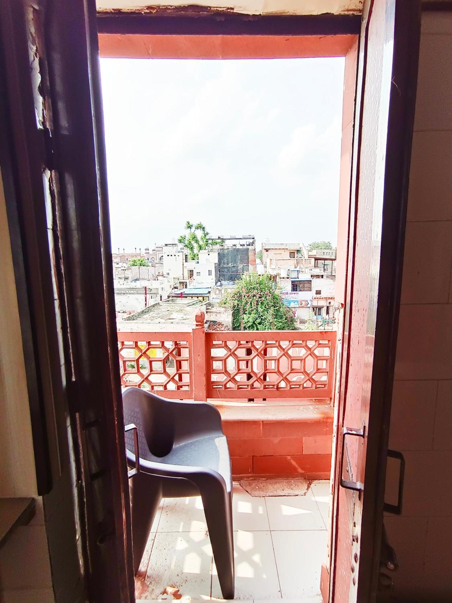 Hotel India Inn Walking Distance From Taj Mahal-- Rooftop Taj Mahal View 아그라 객실 사진
