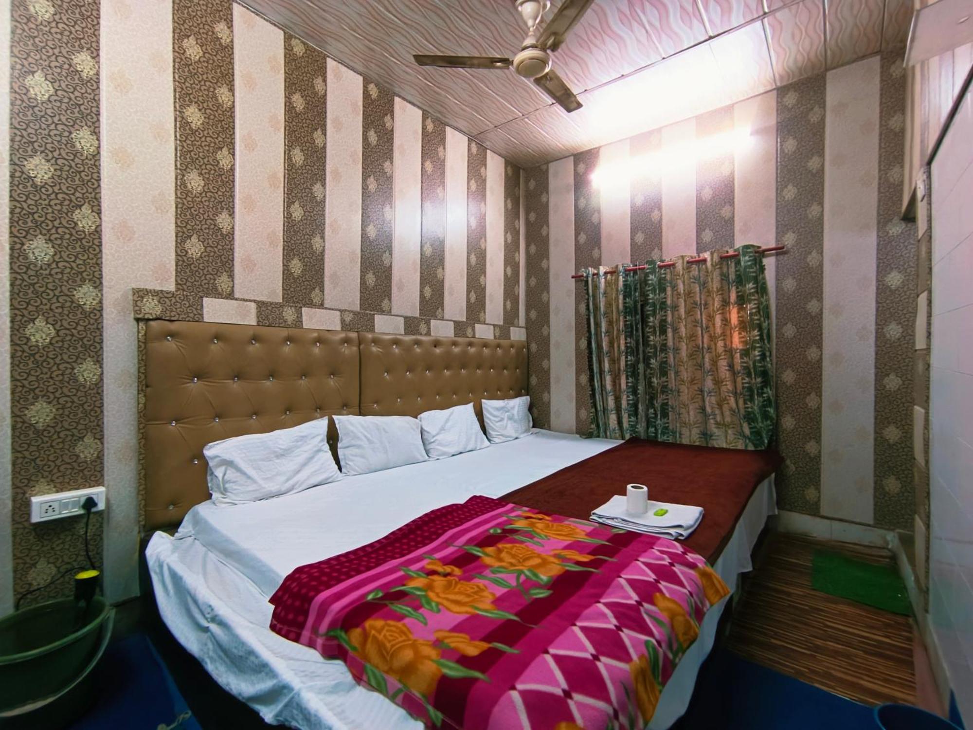 Hotel India Inn Walking Distance From Taj Mahal-- Rooftop Taj Mahal View 아그라 외부 사진