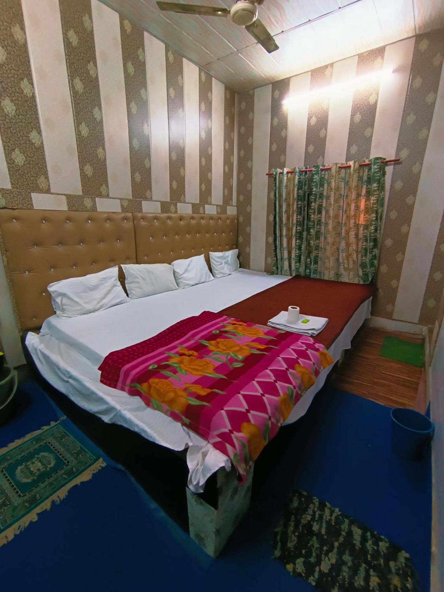 Hotel India Inn Walking Distance From Taj Mahal-- Rooftop Taj Mahal View 아그라 외부 사진