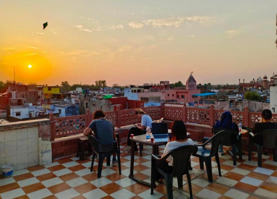 Hotel India Inn Walking Distance From Taj Mahal-- Rooftop Taj Mahal View 아그라 외부 사진